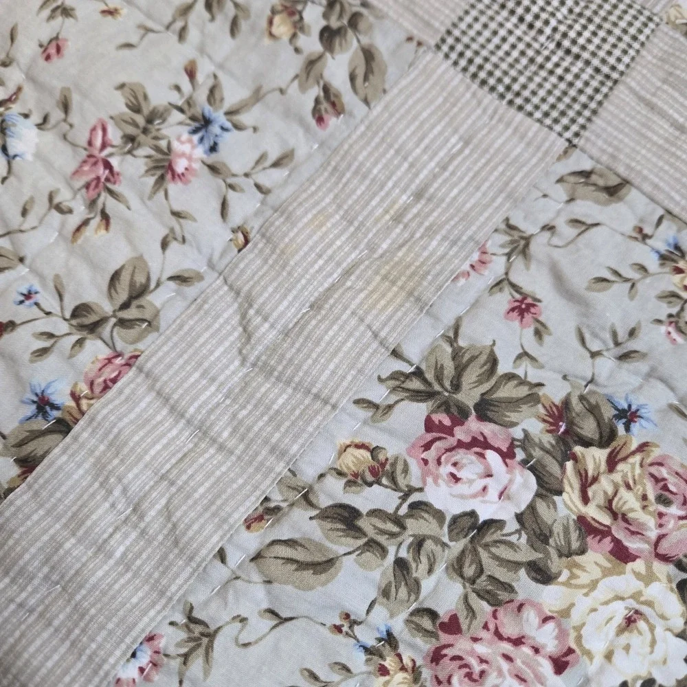 Vintage Handmade Floral Patchwork Quilt Full Queen 90x92 Cottagecore Shabby Chic